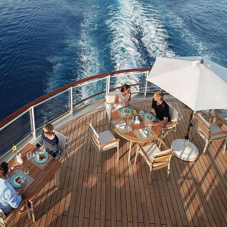 hlc-europa2-deck-clean,24359_webdownload_1280